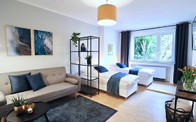 Sapphire Apartment: Free Parking + Netflix + Bathtub