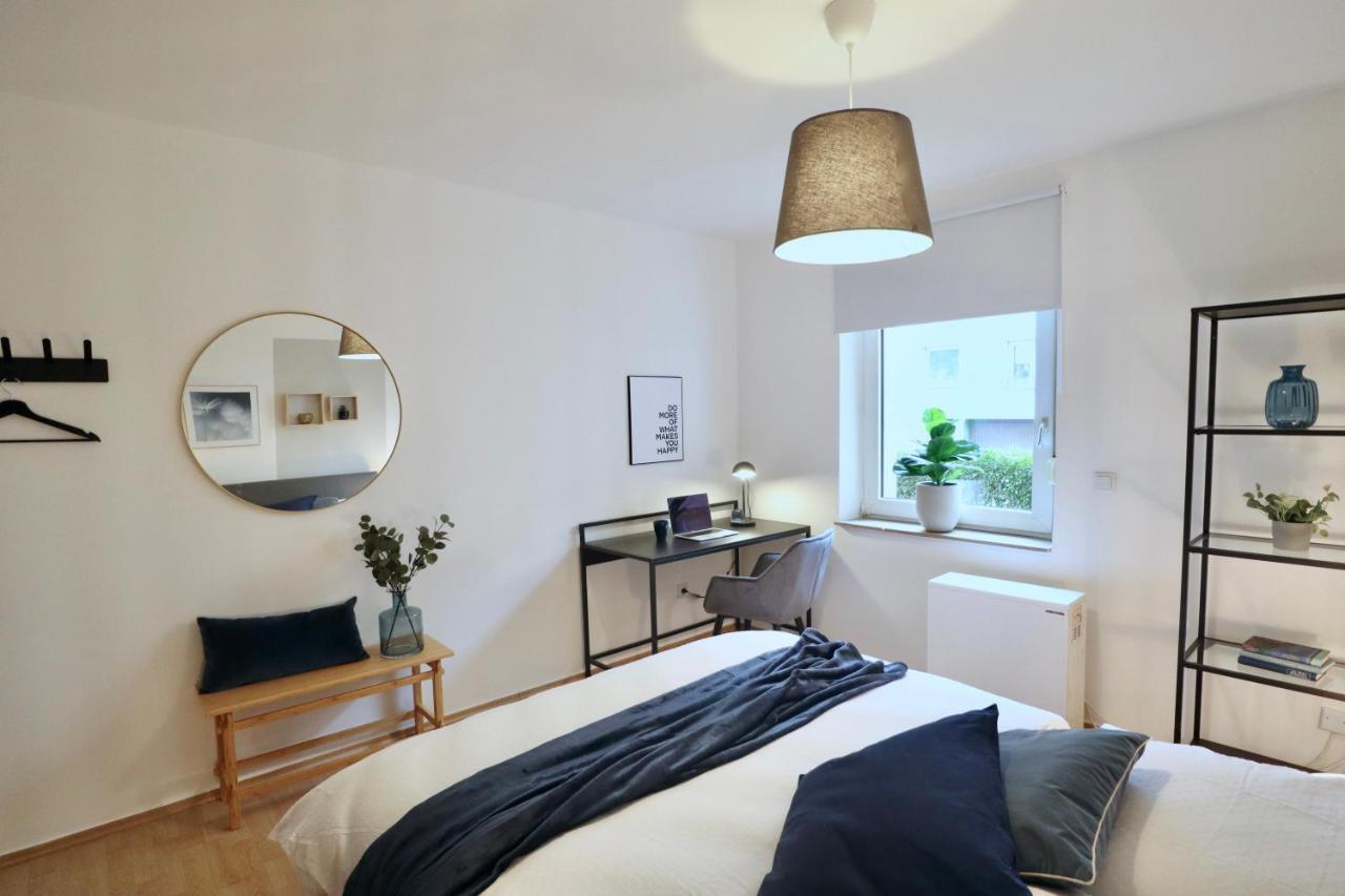 Sapphire Apartment: Free Parking + Netflix + Bathtub Essen Buitenkant foto