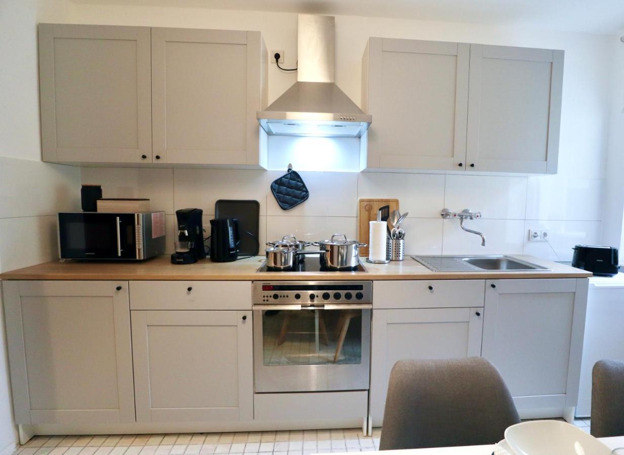 Sapphire Apartment: Free Parking + Netflix + Bathtub Essen Buitenkant foto